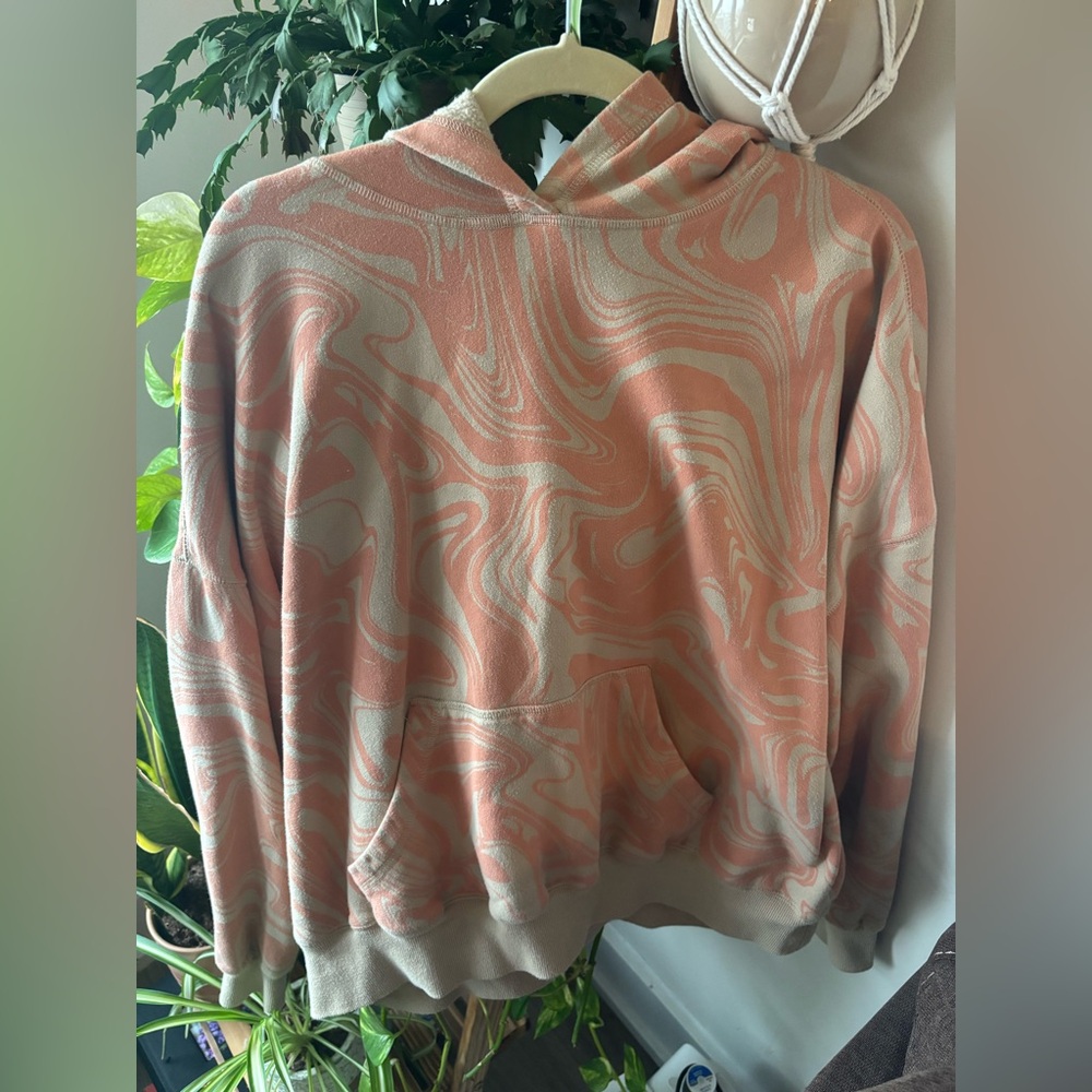 PacSun Pink and Cream Swirl Hoodie